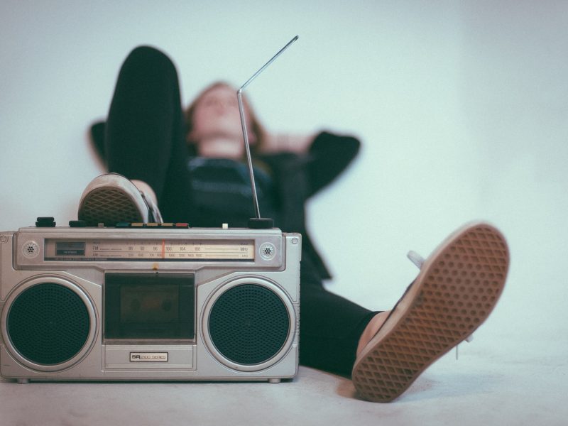 Czy młodzi ludzie słuchają radia?